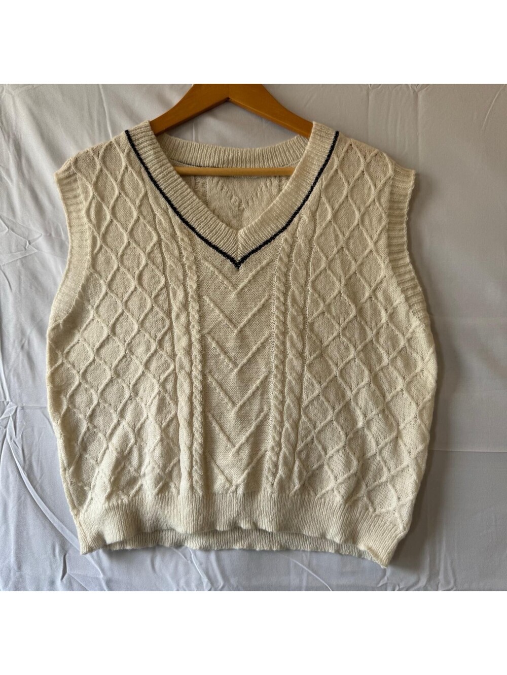 Sweater Vest Womens XL Cream Cable Knit V Neck Preppy Academia Coquette EUC